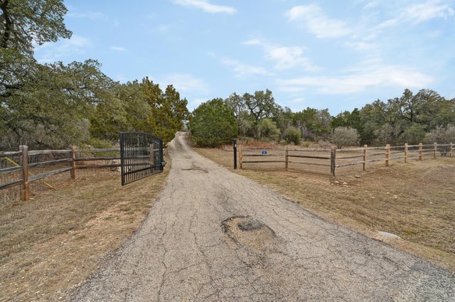 140 Barton Ranch Circle, Dripping Springs