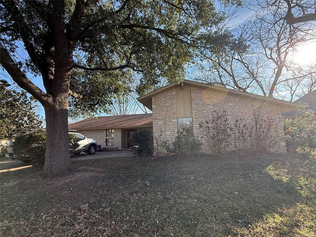 305 Columbine Street, Marble Falls