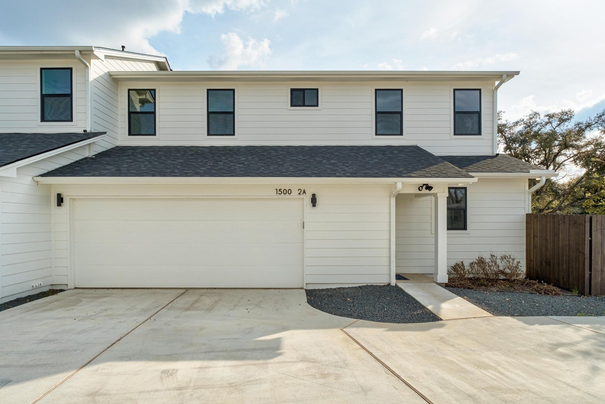 Photo of Listing #1385619