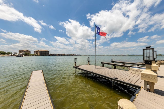 Residential Real Estate for Sale at 402 Island Dr B on Lake LBJ - MLS #2714223