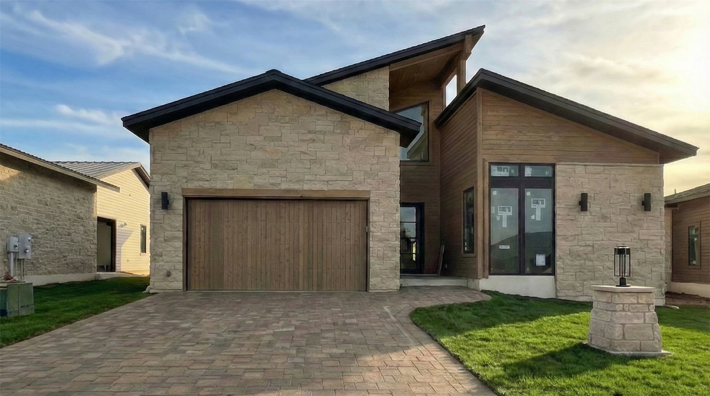 Photo of Listing #8260972