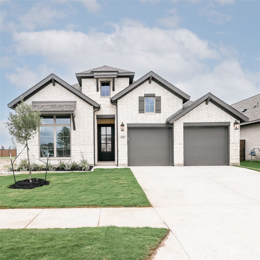 315 Foxfire Cove, Lockhart