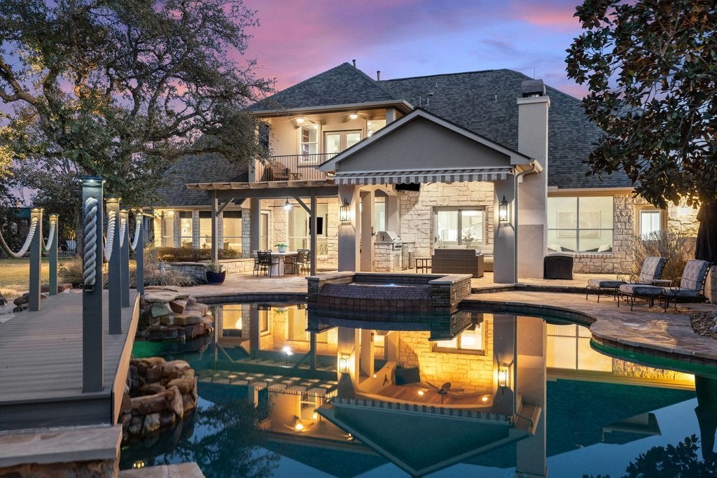 Photo of Listing #4139098