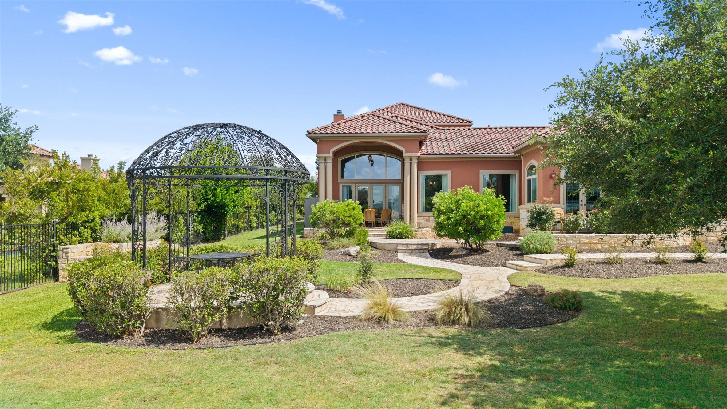 Photo of Listing #3865502