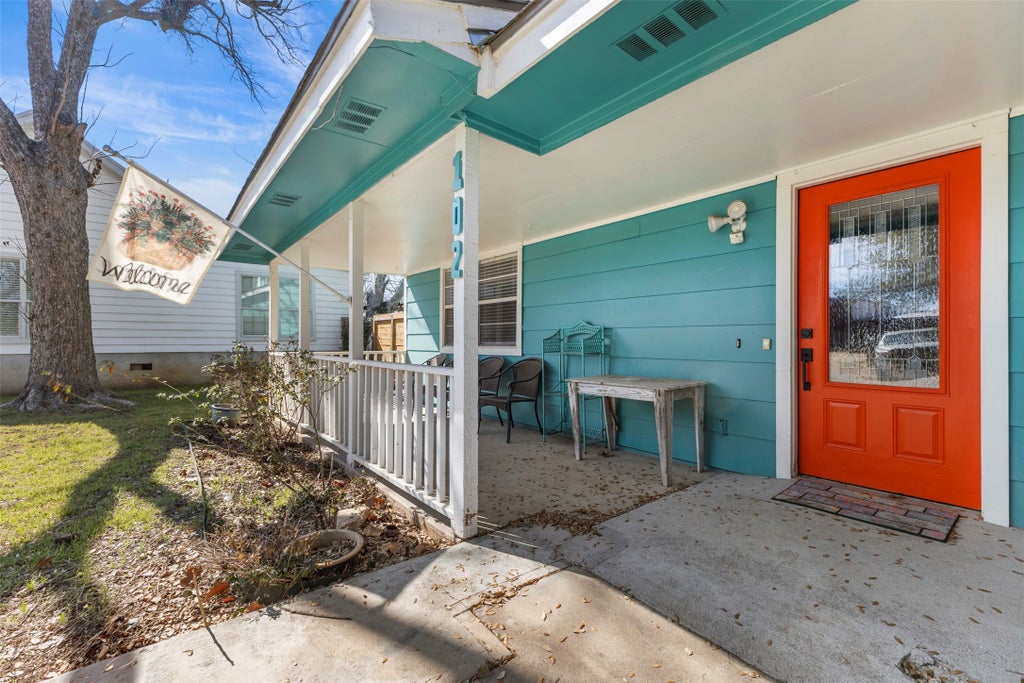 102 N Austin Street, Buda