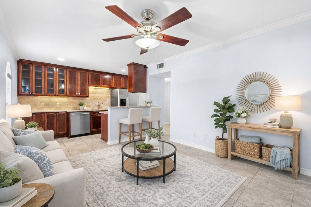 407 E 45th Street 108, Austin