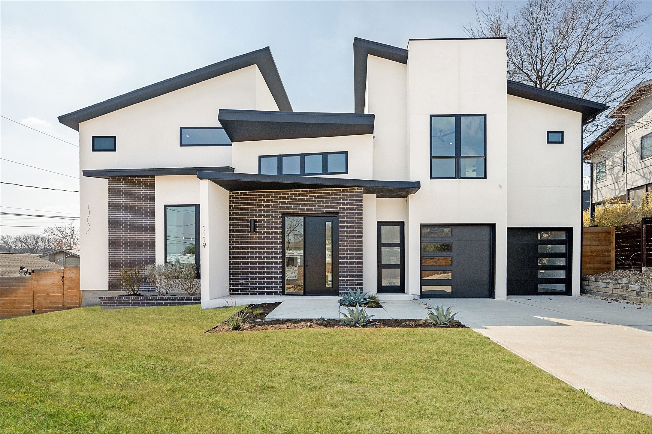 Photo of Listing #3931463