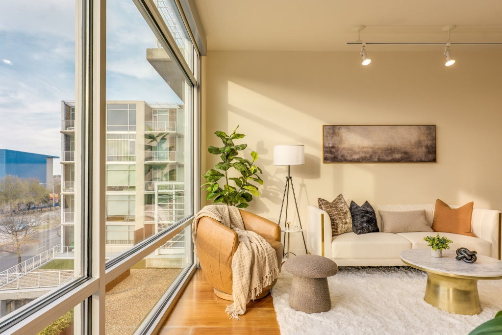 210 Lee Barton Drive 421, Austin