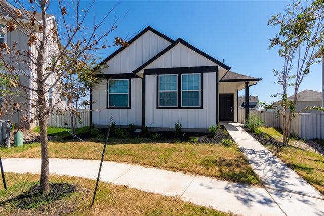 350 Fabion Street, Kyle