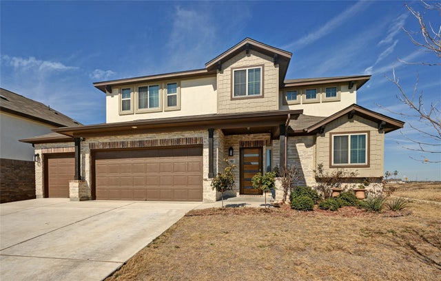 207 Dogvane Circle W, Kyle