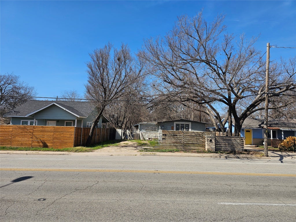 516 Montopolis Drive, Austin