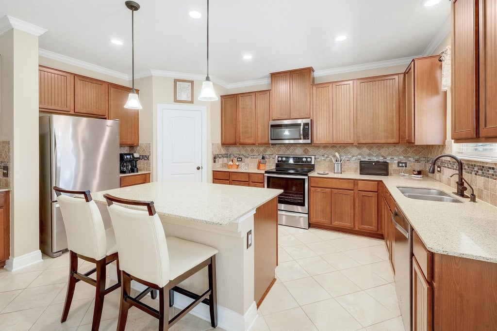 646 Landon Samuel Loop, Pflugerville