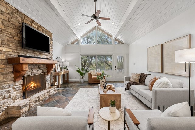 411 Lakeway Drive, Lakeway