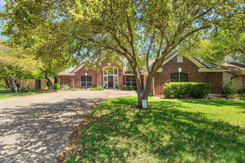 209 El Rio Drive, Lakeway