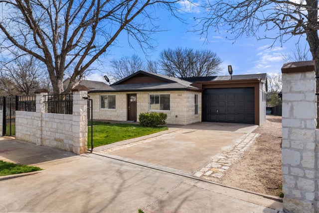 2201 Teri Road, Austin