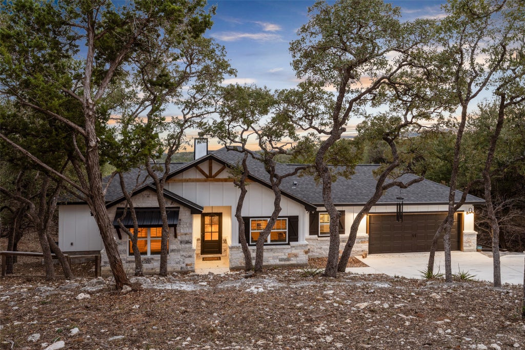 1382 Cottonwood Road, Fischer