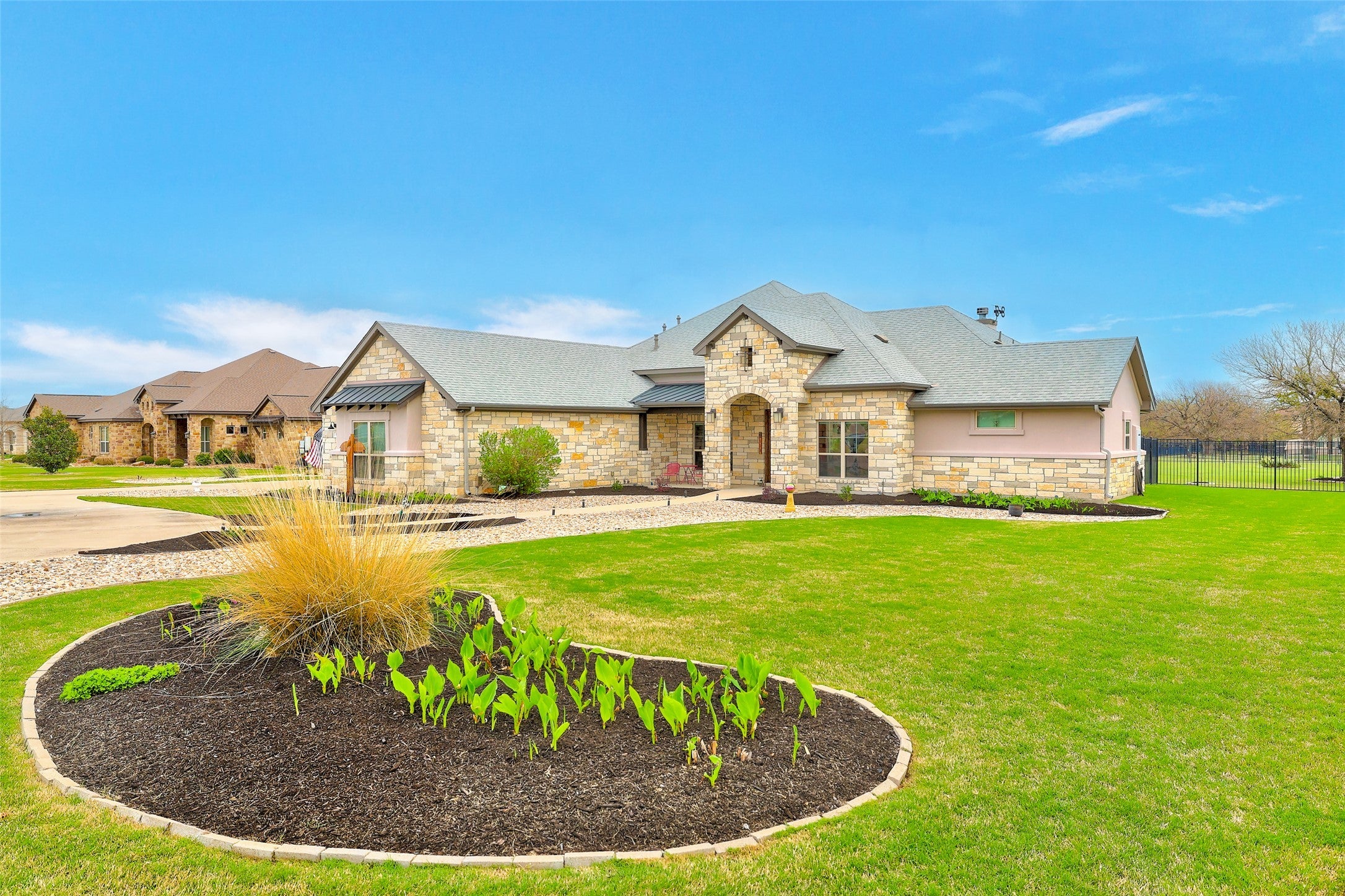 Photo of Listing #2706928