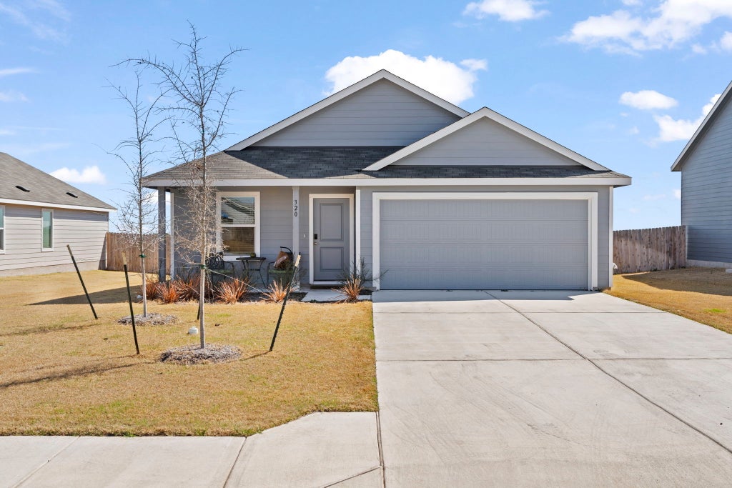 320 Bertram Oaks Drive, Bertram