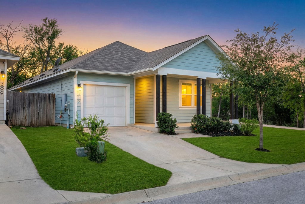 313 Michaelis Drive, Leander