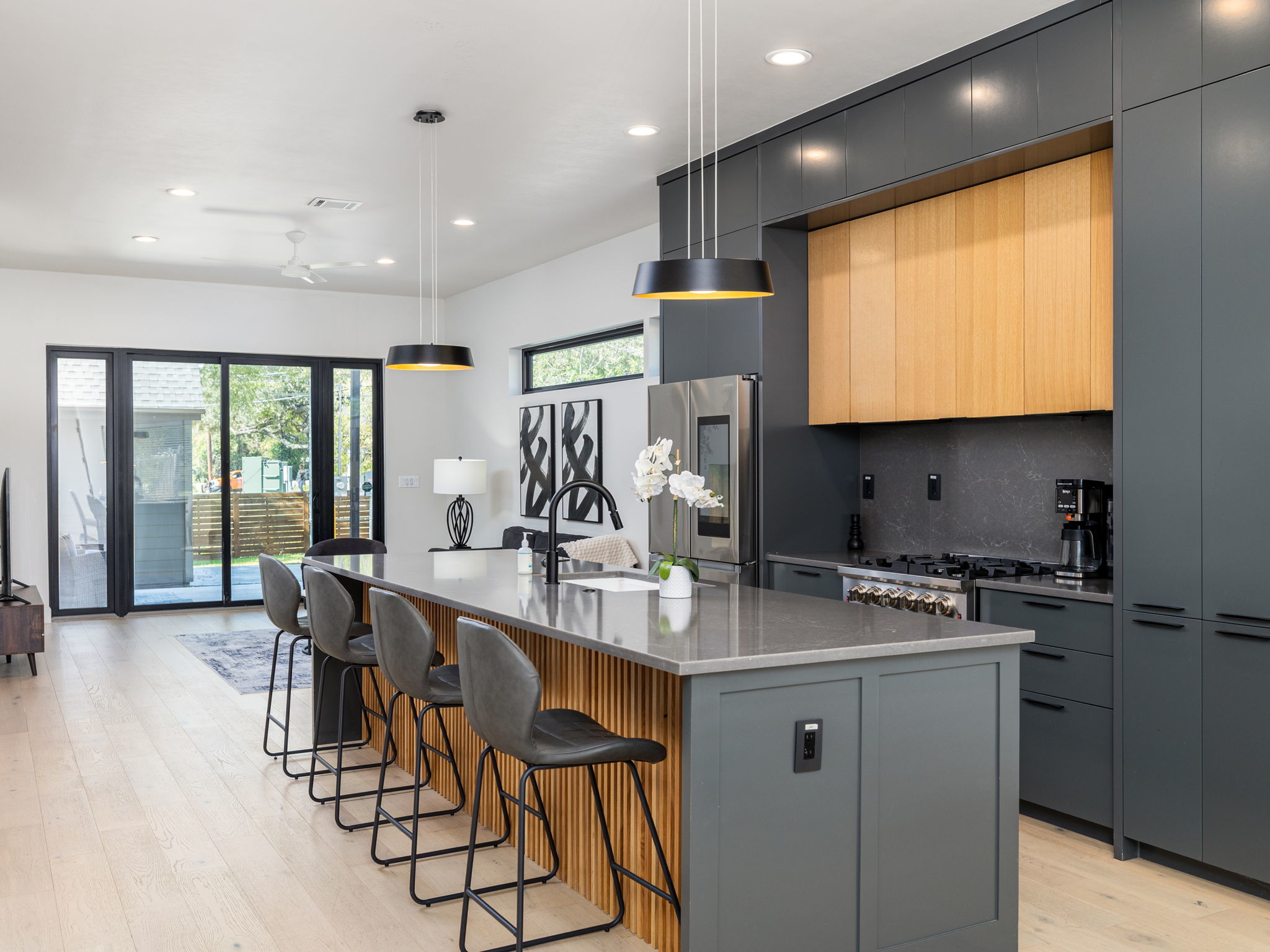 Photo of Listing #1375614