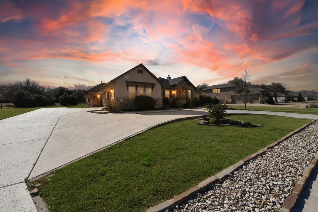 2621 Greatwood Trail, Leander