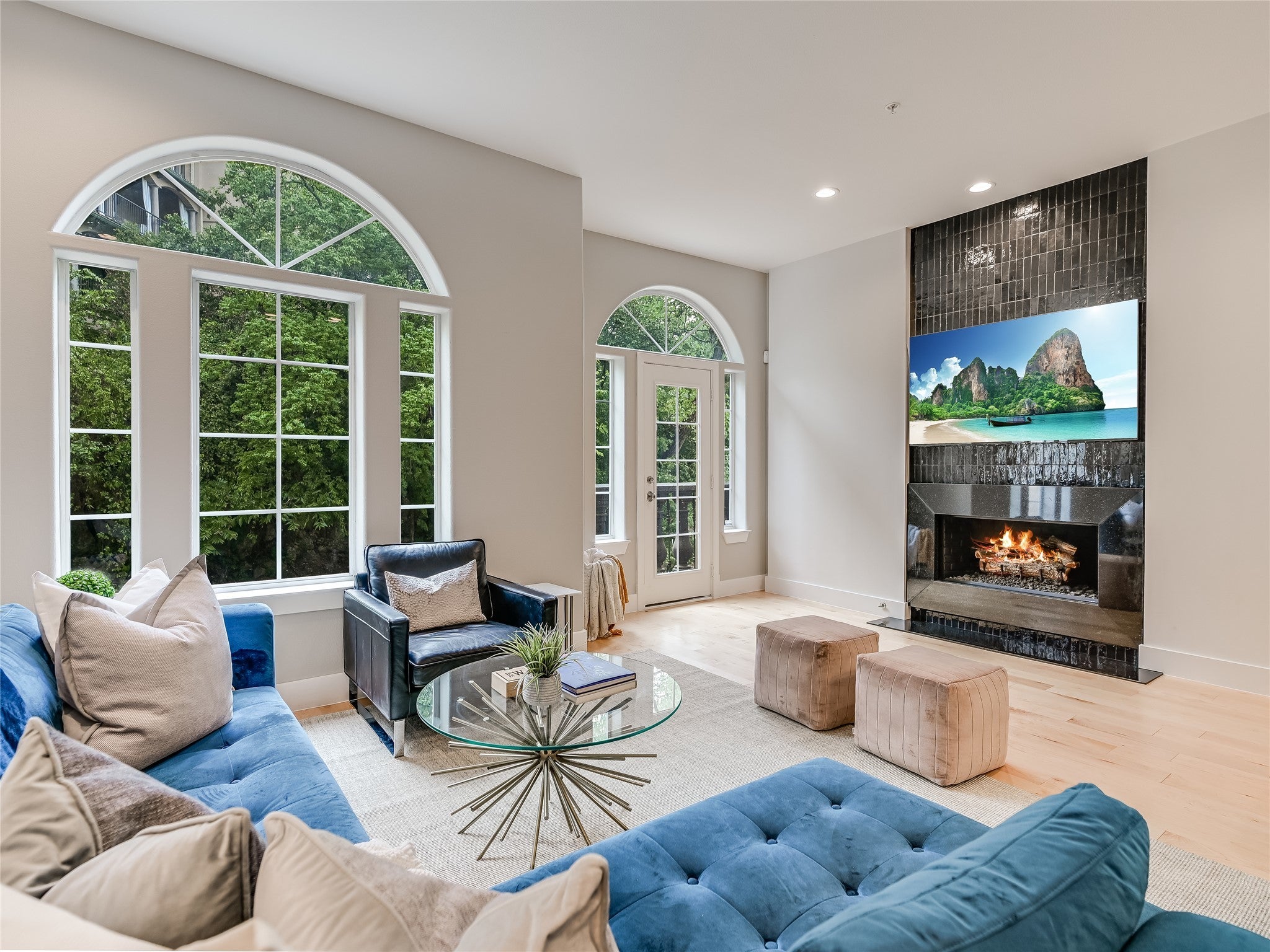 Photo of Listing #9337886