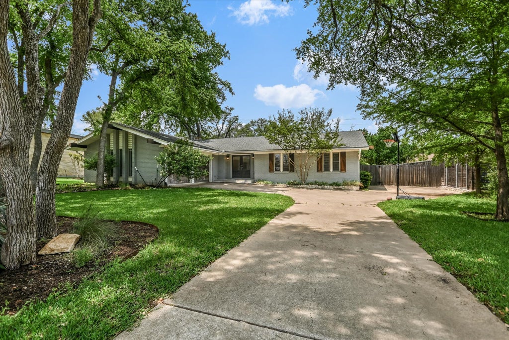 306 Briarwood Trail, Austin