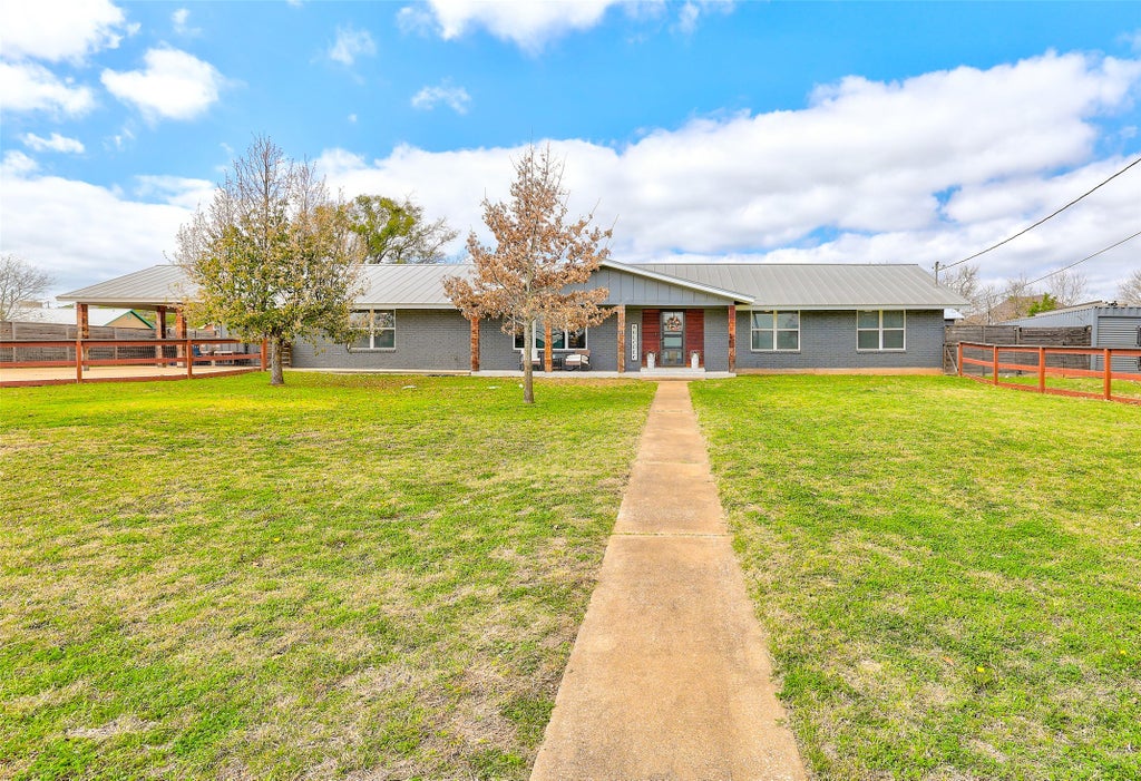 109 High Gabriel Drive, Leander