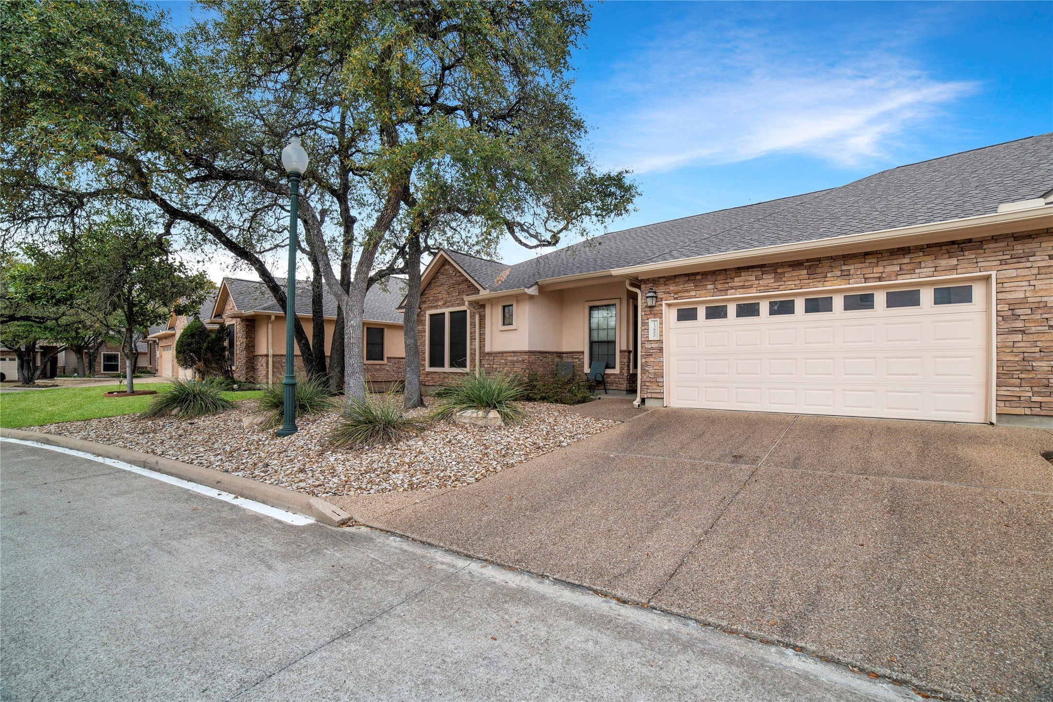 Photo of Listing #9039068