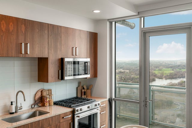 222 West Avenue 2204, Austin