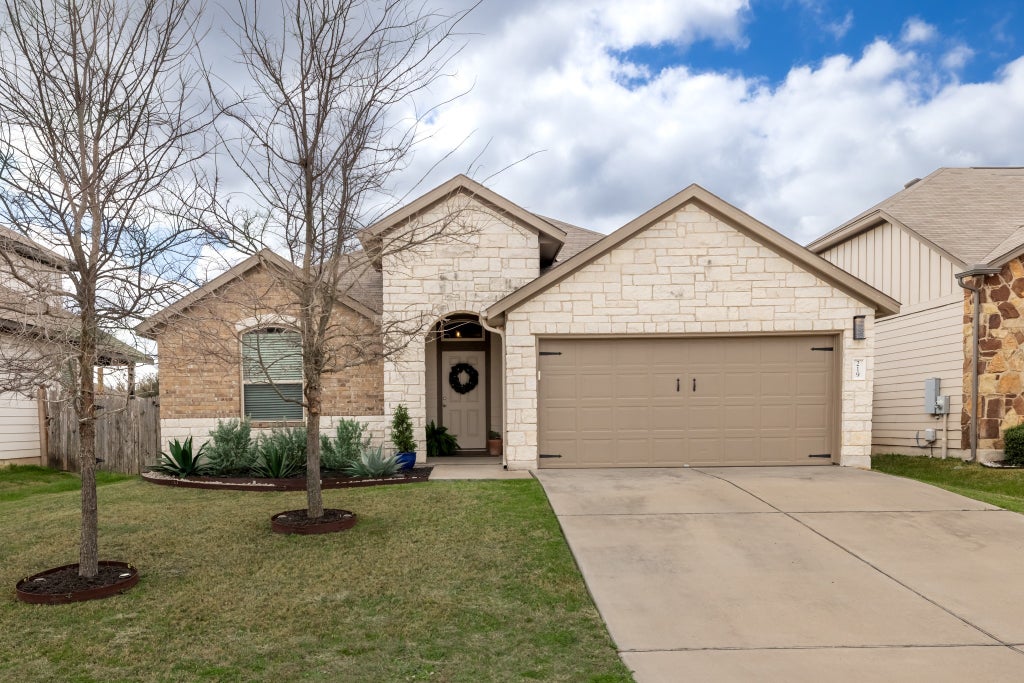 219 Noddy Road, Buda