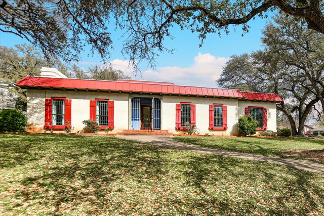 7601 Rustling Road, Austin
