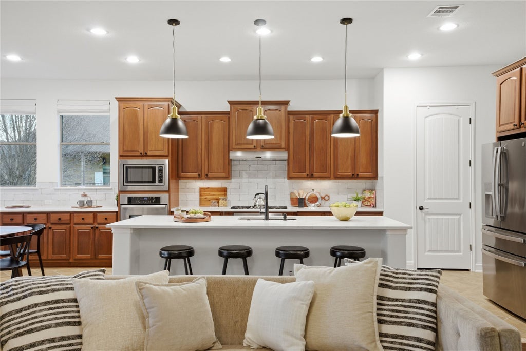 105 Edinburgh Isle Court, Lakeway