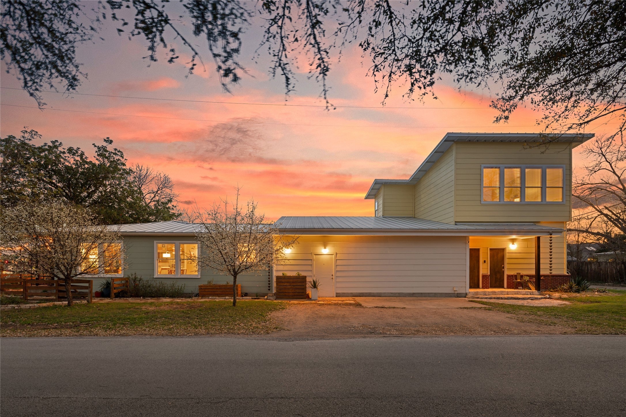 Photo of Listing #3043576