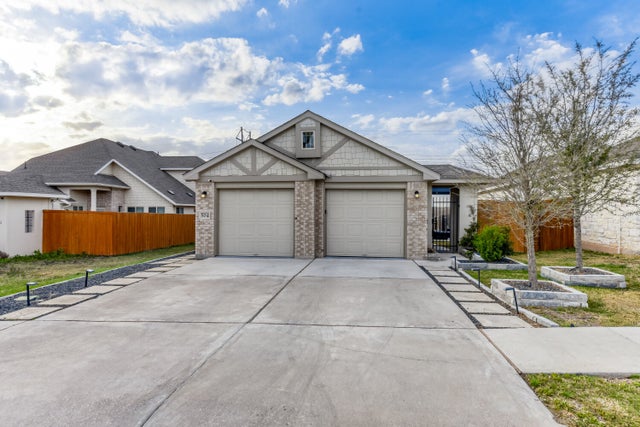 504 Spinnaker Loop, Kyle