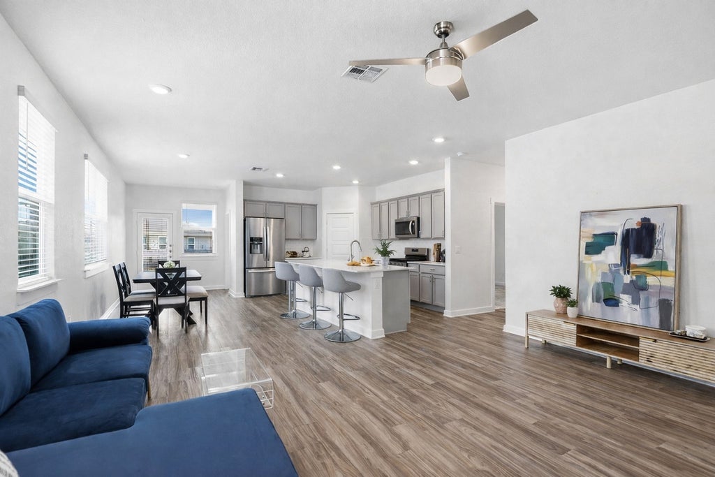 220 Centuryplant Road, Leander