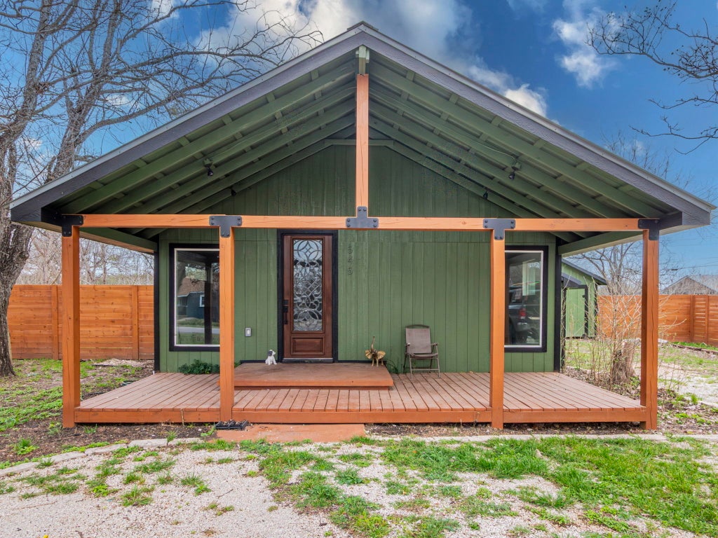 545 W Vaughan Street, Bertram