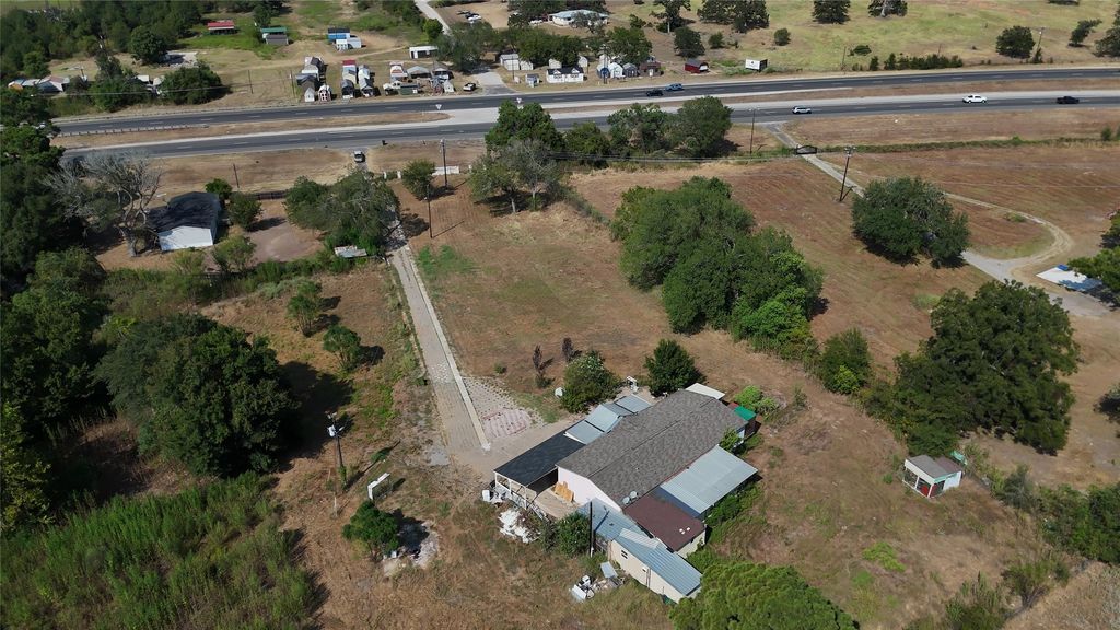 1225 W Highway 71 Highway W, Smithville