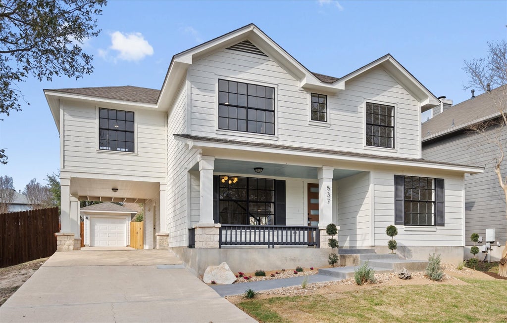 537 Rockhurst Street, Buda