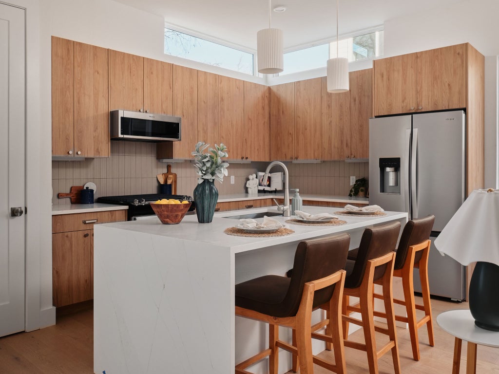 6407 Bradsher B, Austin