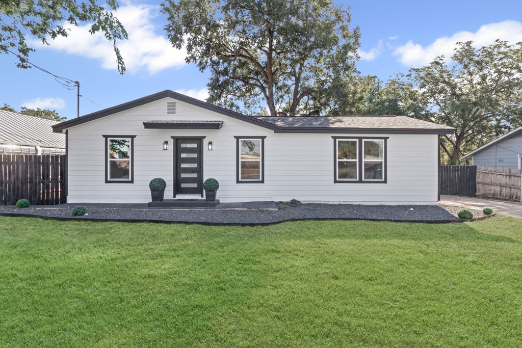 901 N Church Street, Georgetown