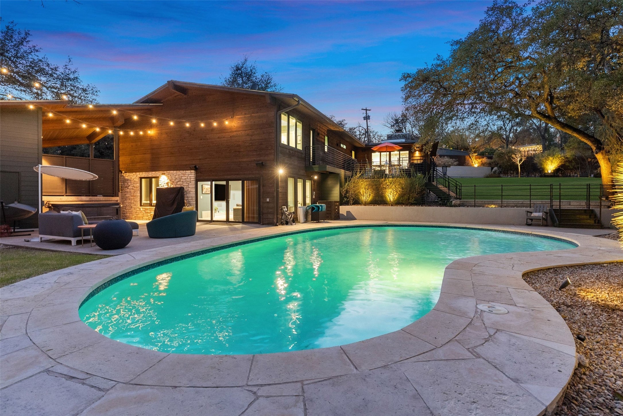 Photo of Listing #4701105