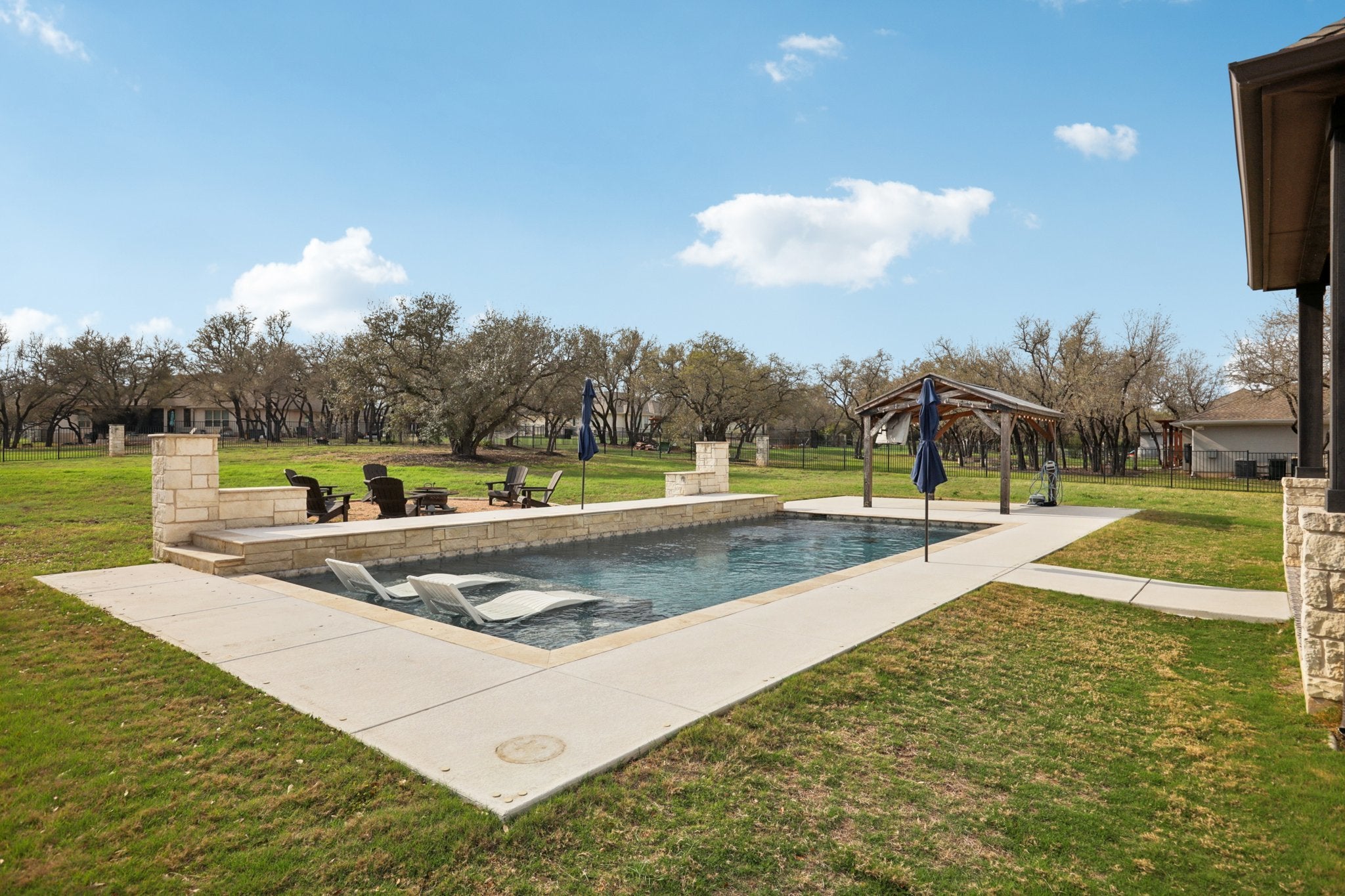 Photo of Listing #2727185