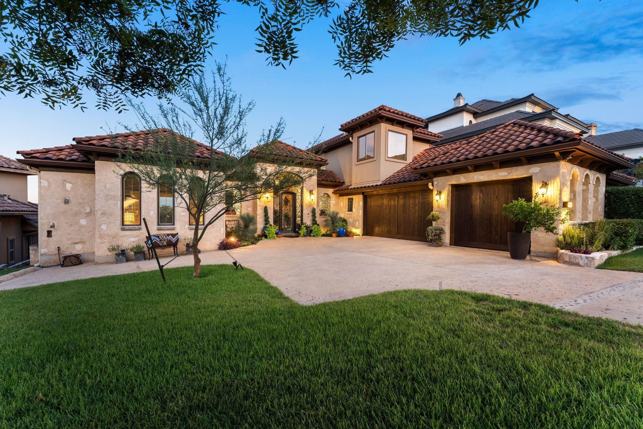 Photo of Listing #3681289