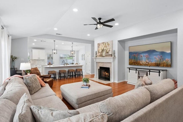 2709 Tumbling River Drive, Leander