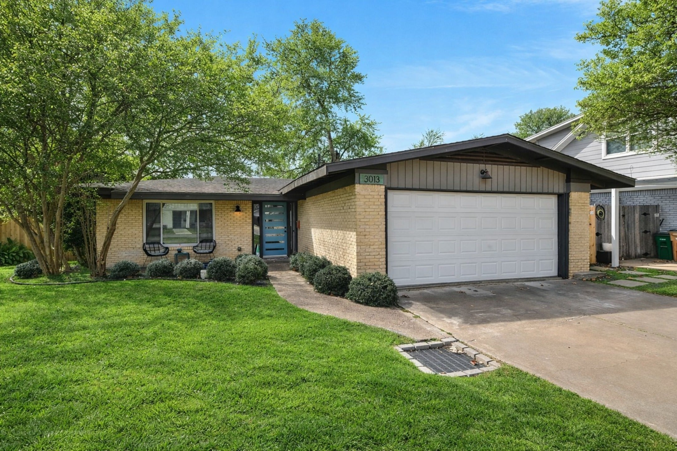 Photo of Listing #1456356