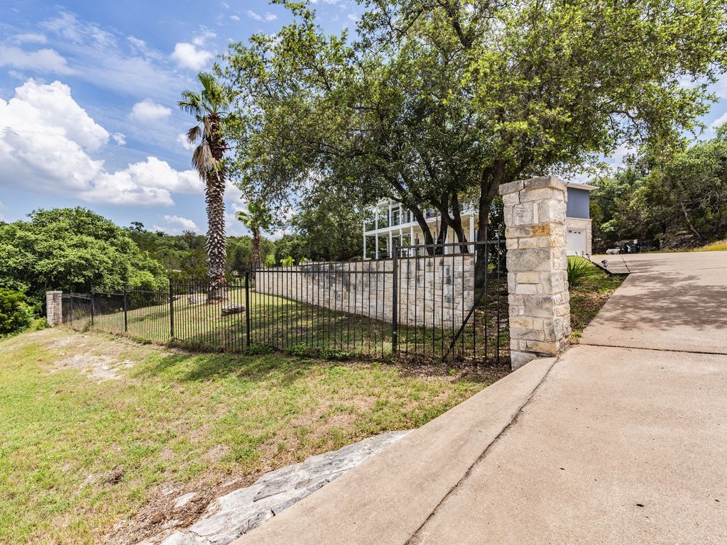 22401 Briarview Drive, Spicewood