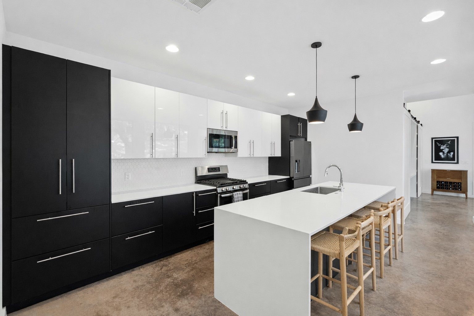 Photo of Listing #9978497