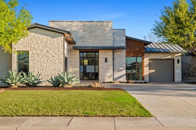 8221 Carranzo Drive, Austin