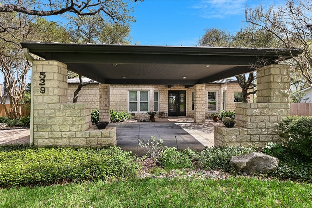 529 Buckeye Trail, West Lake Hills